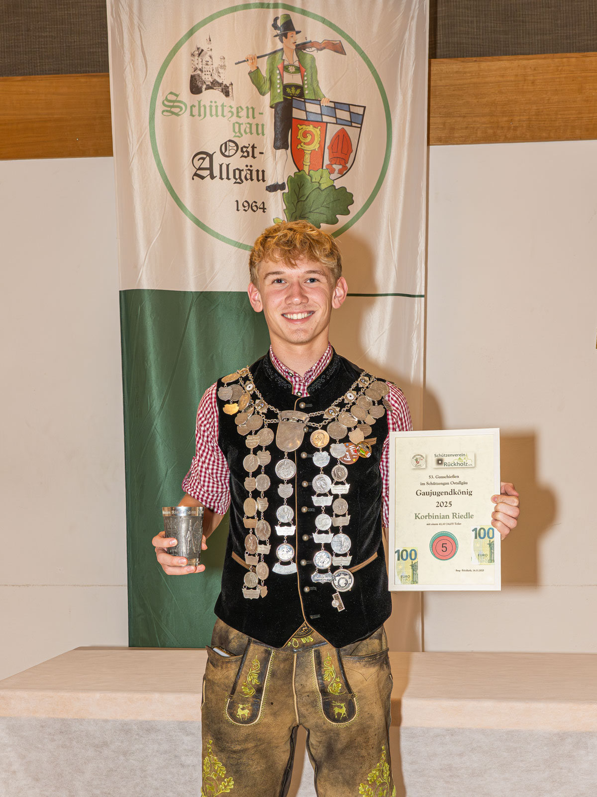 Jugend Gauschützenkönig 2025 - Korbinian Riedle (Pistole 14,03 Teiler) Jugend Gauschützenkönig 2025 - Korbinian Riedle (Pistole 14,03 Teiler)